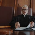 sud i žena sudinica